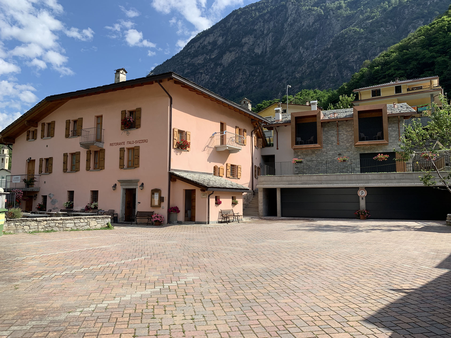 hotel-montagna-valtellina-valchiavenna-chiavenna-madesimo-campodolcino-sci-italosvizzero